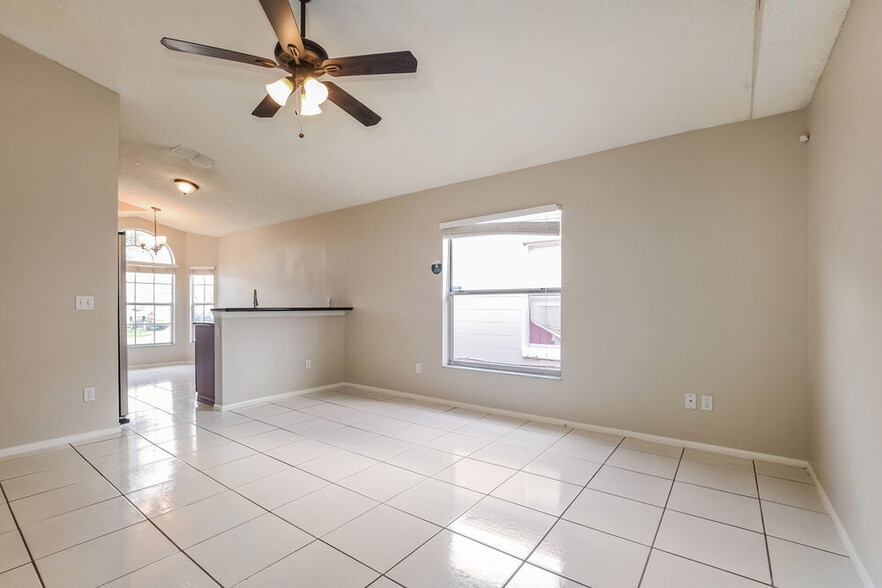 Building Photo - 1793 Chatham Cir