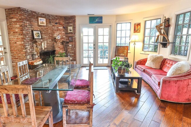 Building Photo - 1769 Ivy Rd