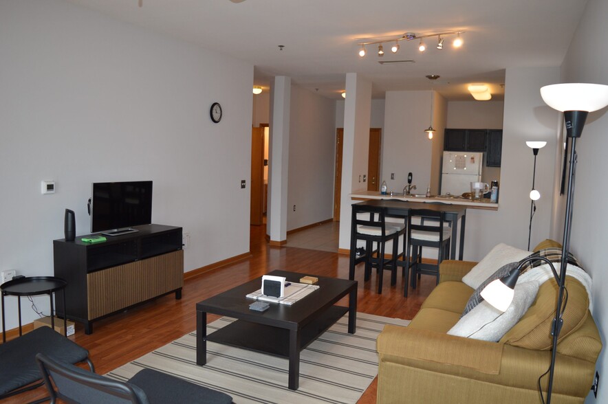 Building Photo - 301 Harbour Town Dr