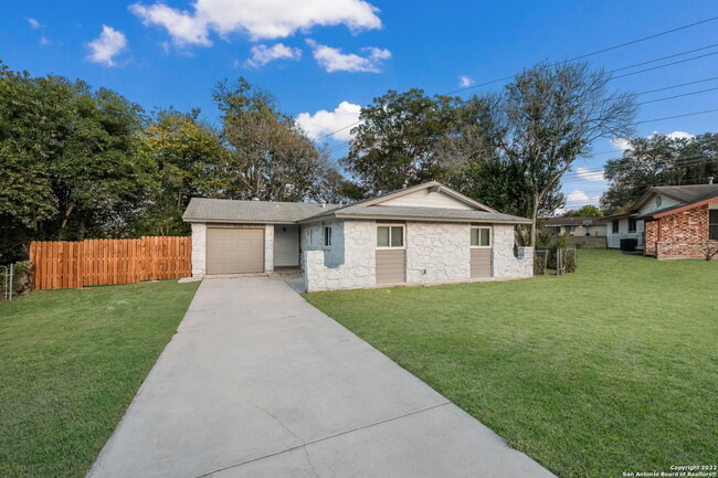 Primary Photo - 12202 Valley Oak