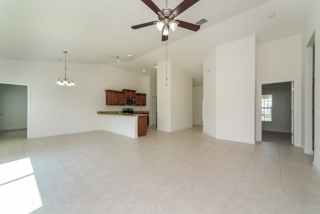 Building Photo - 839 Valnera Ct