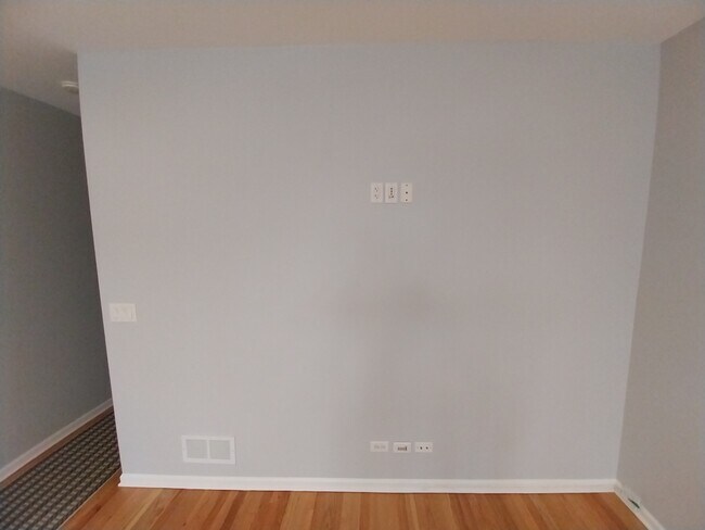 Building Photo - 4552 N Newland Ave