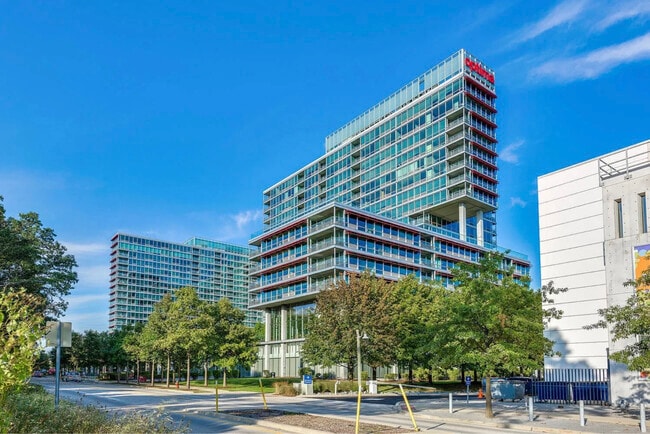 Building Photo - 9715 Woods Dr