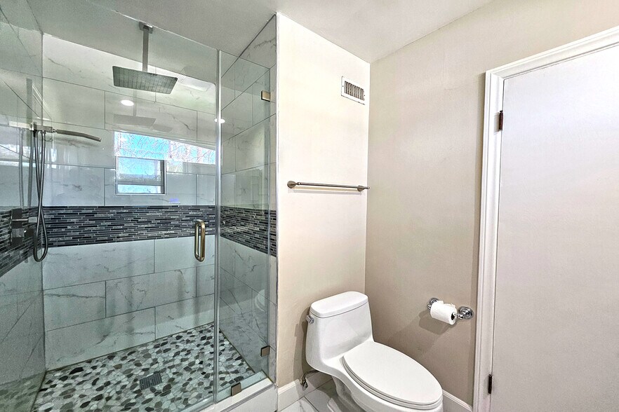 Building Photo - 23526 Dolorosa St