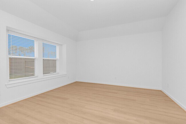 Building Photo - 40723 Mostyn Lake Dr