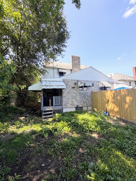 Building Photo - 506 Farnsworth Ave