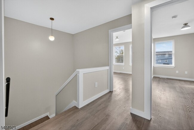 Building Photo - 414 15th Ave