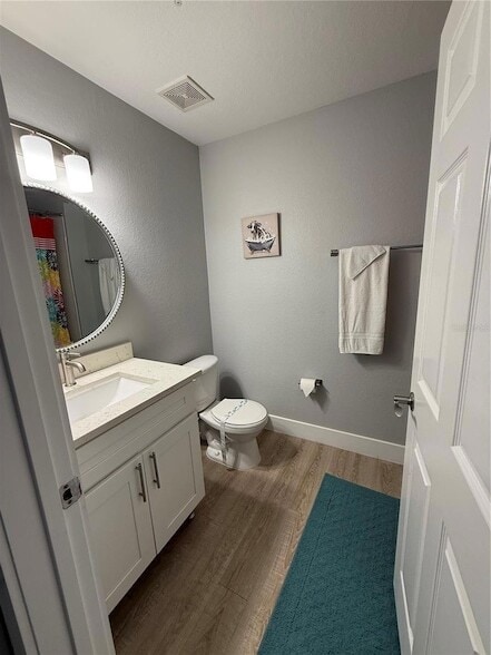 Building Photo - 2280 San Vital Dr