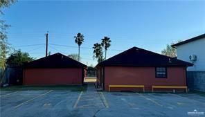 Building Photo - 1408 Pine St