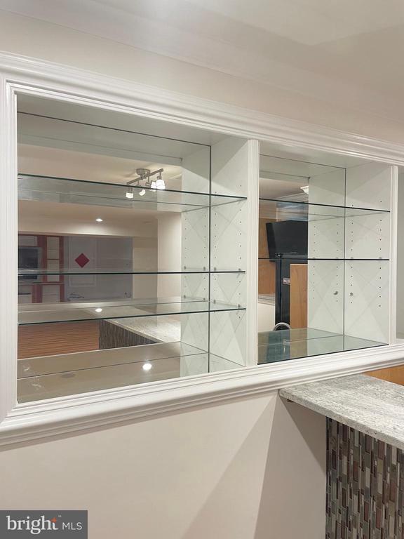 Building Photo - 9309 Main St