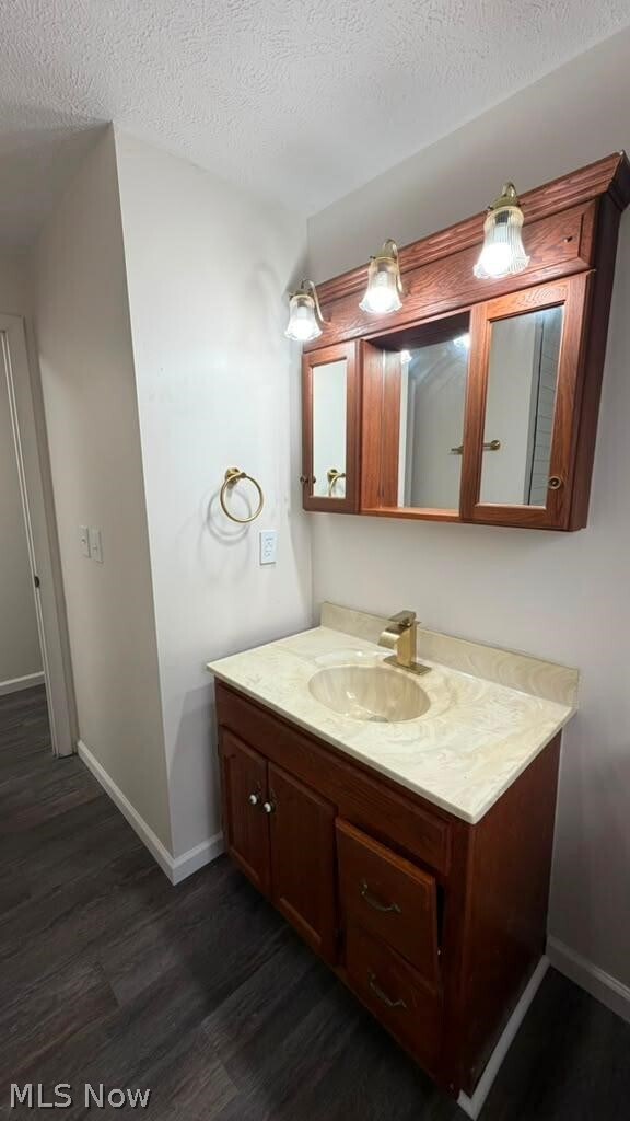 Building Photo - 5830 Beech Dr