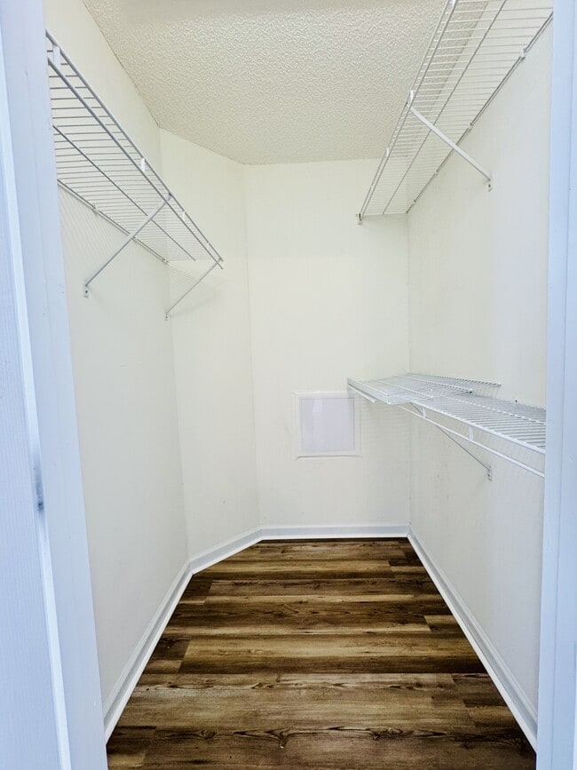 Building Photo - 5096 Capulet Cir