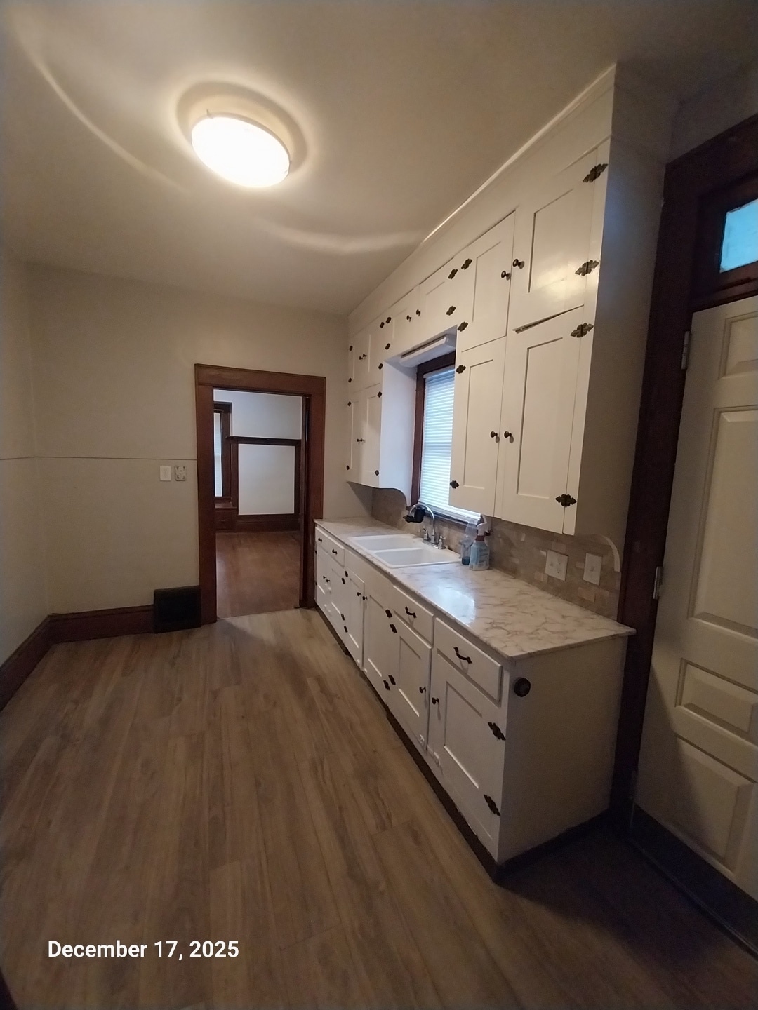 Kitchen area - 1145 s freedom ave