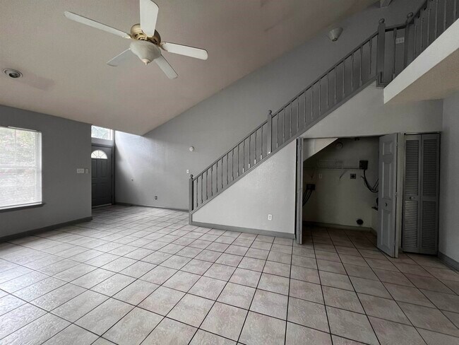 Building Photo - 1406 Golden Park Ct