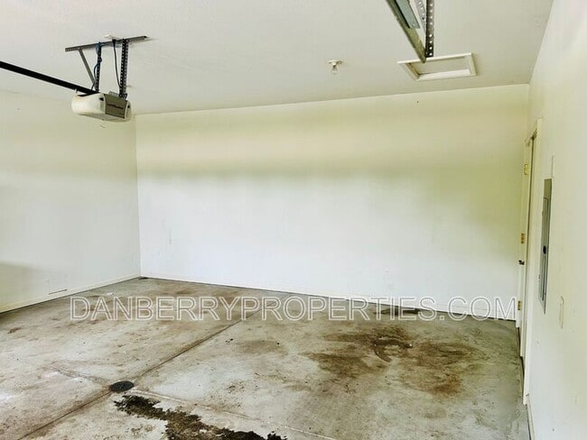 Building Photo - 1429 River Park Ln