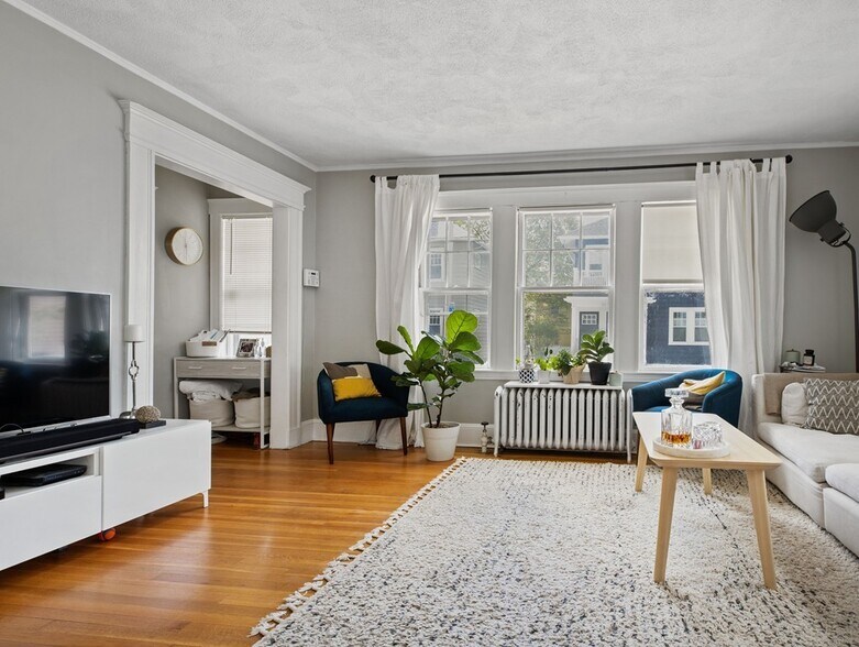 Building Photo - 30 Roseway St