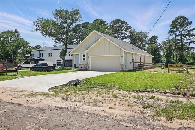 Building Photo - 24644 Cavan St