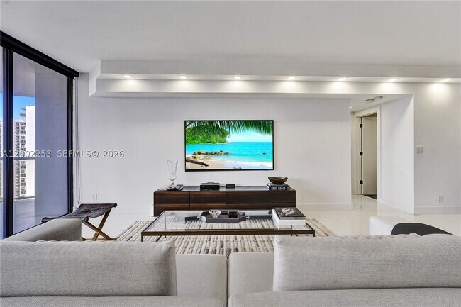 Building Photo - 20281 E Country Club Dr