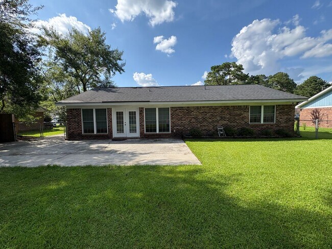 Building Photo - 133 John Glenn Dr