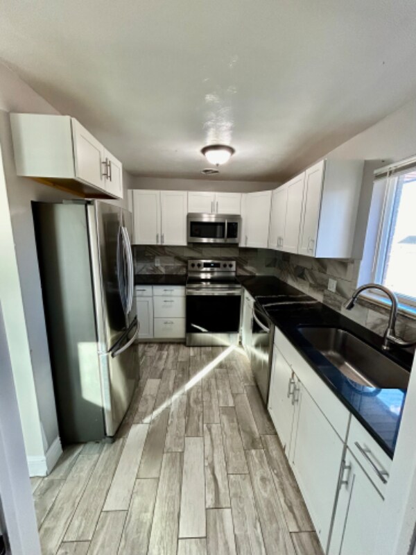 Building Photo - 4090 Independence Ct