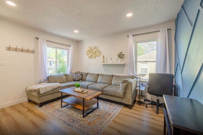 Primary Photo - 1219 W 500 S