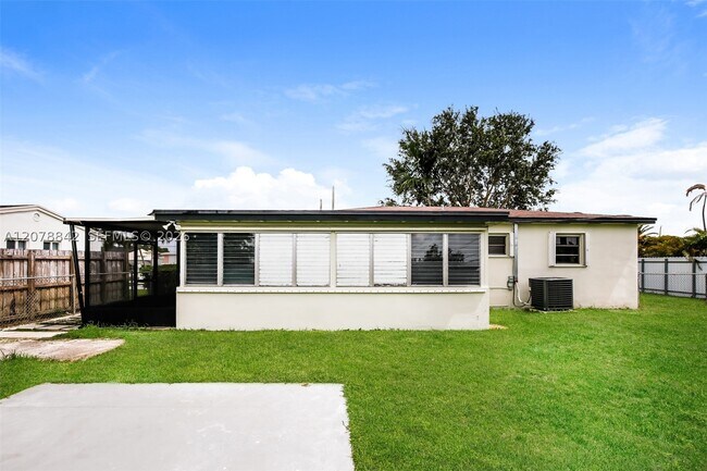 Building Photo - 10020 SW 37th St