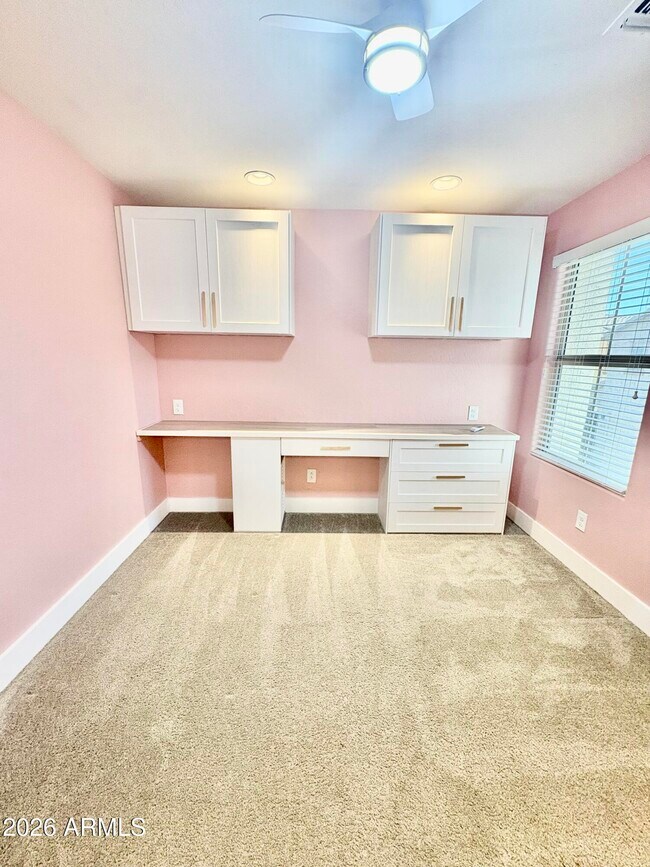 Building Photo - 4740 E Tierra Buena Ln