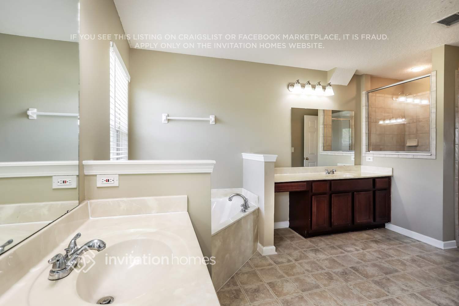 Building Photo - 2427 Woodstork Ct