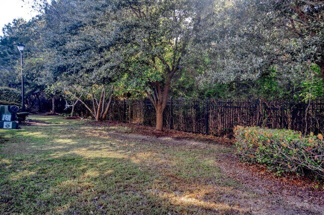 Building Photo - 113 Olde Towne Way