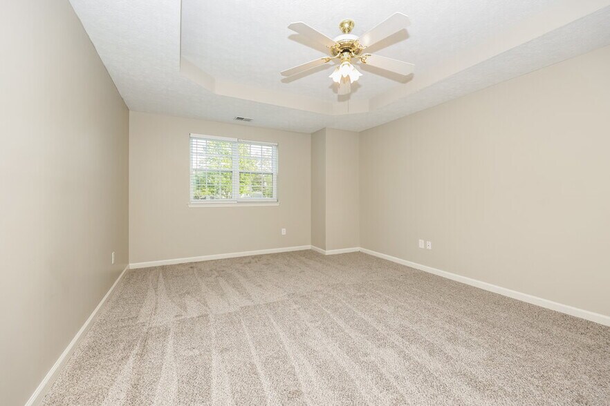 Building Photo - 607 Doral Pointe