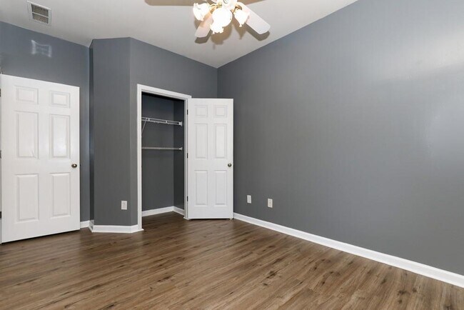 Building Photo - 2871 Cross Creek Dr