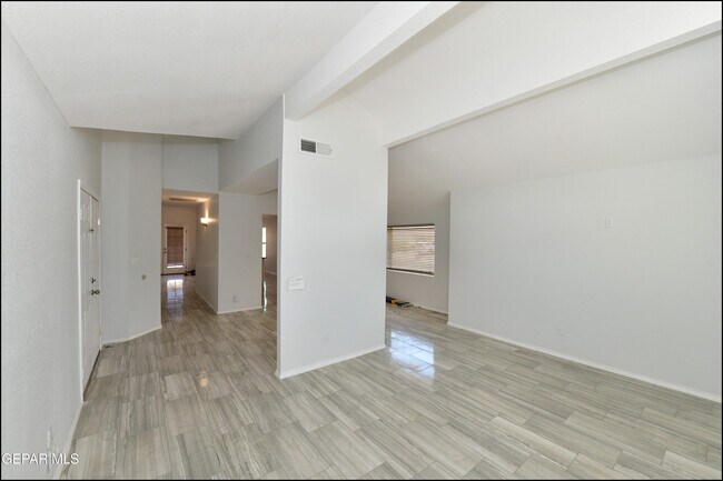 Building Photo - 4526 Monahans Dr