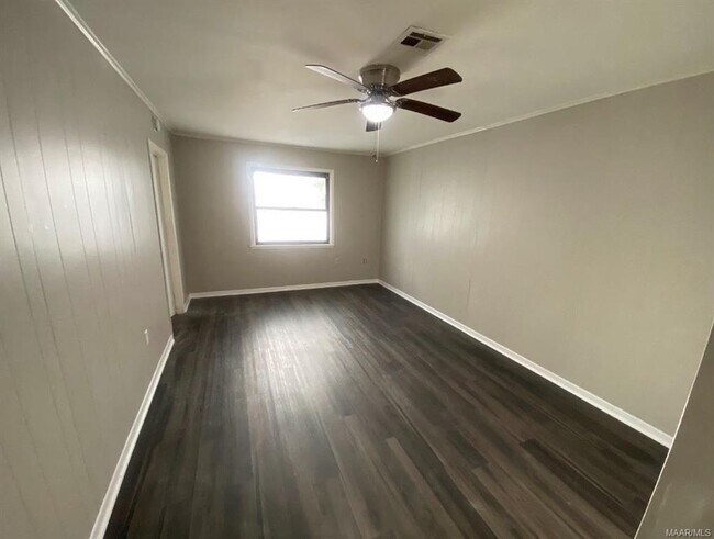 Building Photo - 1229 Karen Rd