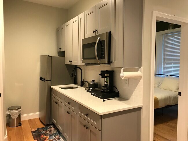 201 Kitchenette - 3505 Race St