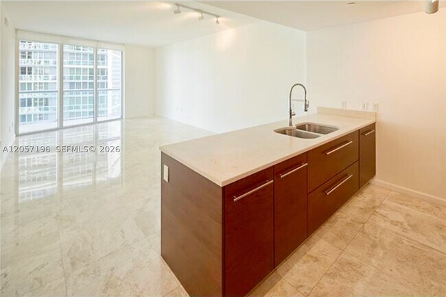 Building Photo - 475 Brickell Ave