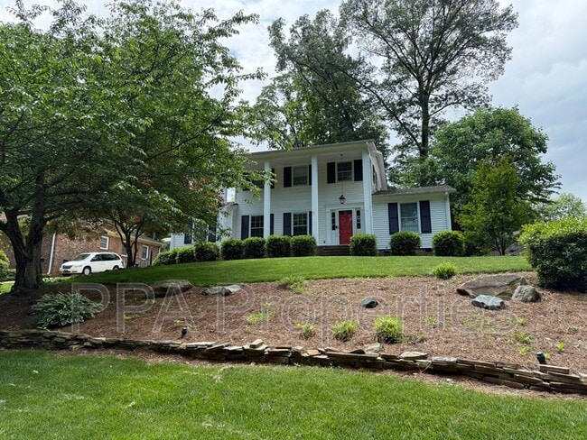 Building Photo - 2115 Churchill Dr