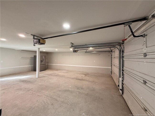 Building Photo - 1610 N Stonegate Dr