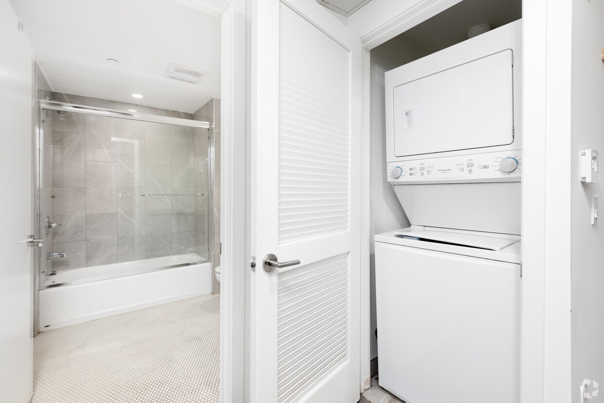 Ecco Lexington: Co-Living 5639 Lexington Ave Los Angeles CA