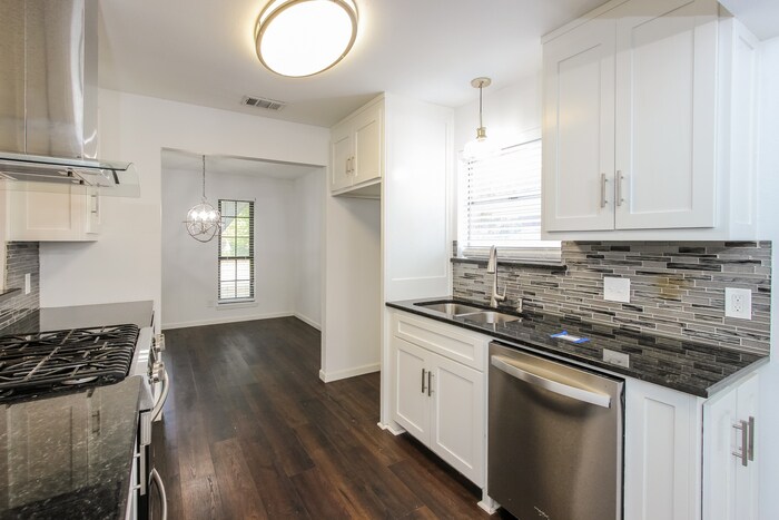 Building Photo - 510 Ridgegate Dr