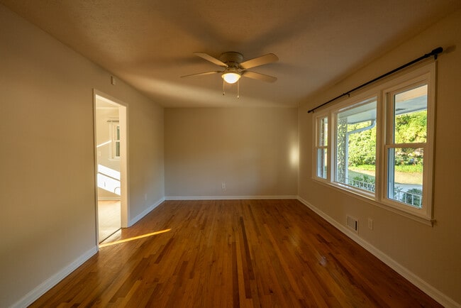 Building Photo - 4698 Garrett Dr SW