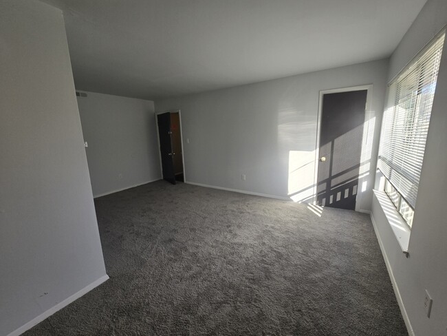 Building Photo - 1221 Nelson St