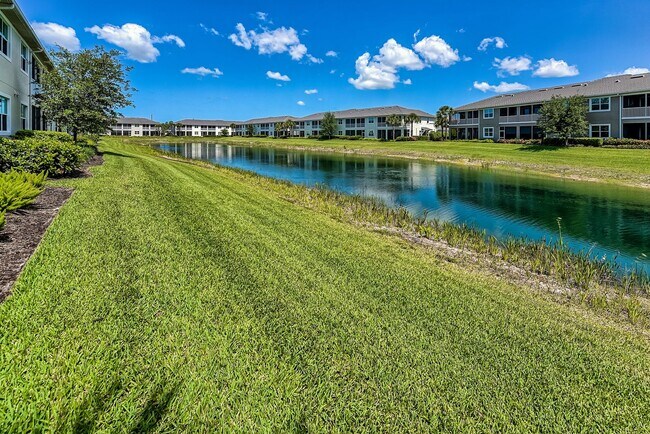 Building Photo - 6960 Avalon Cir