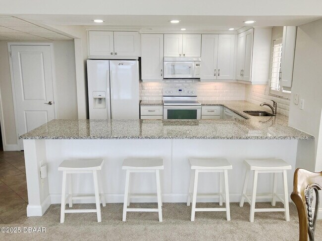 Building Photo - 1155 Ocean Shore Blvd