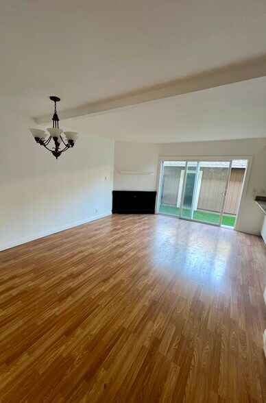 Building Photo - 133 Lawnview Cir