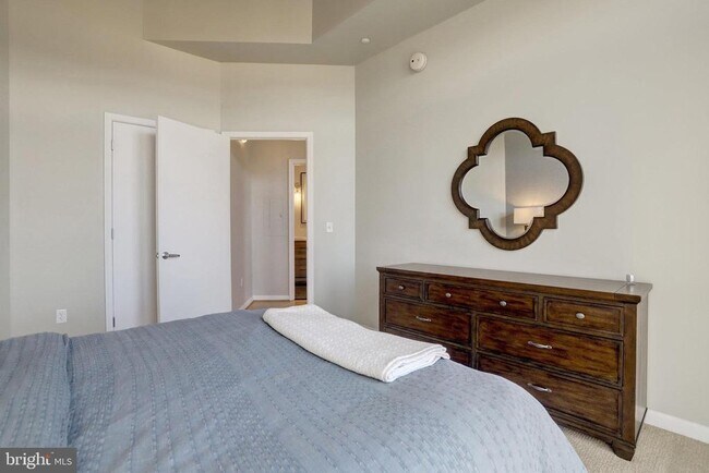 Building Photo - 2720 S Arlington Mill Dr