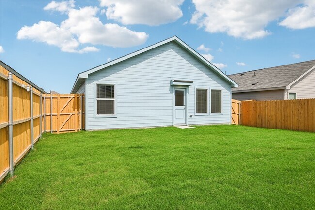 Building Photo - 726 Ponderosa Ln