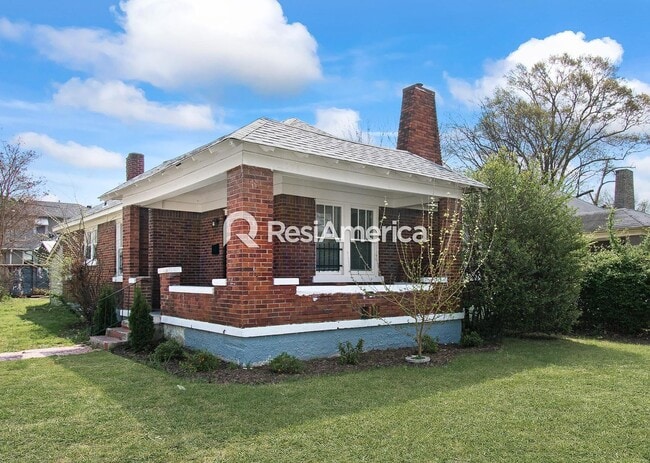 Building Photo - Look & Lease Special! Classic Bungalow in ...