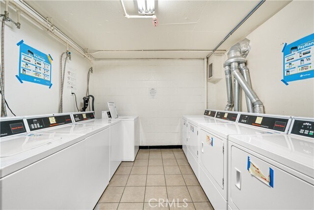 Building Photo - 10982 Roebling Ave