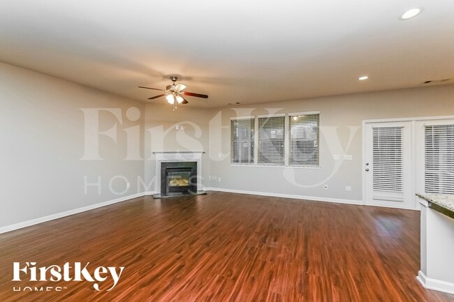 Building Photo - 520 Palm Springs Cir