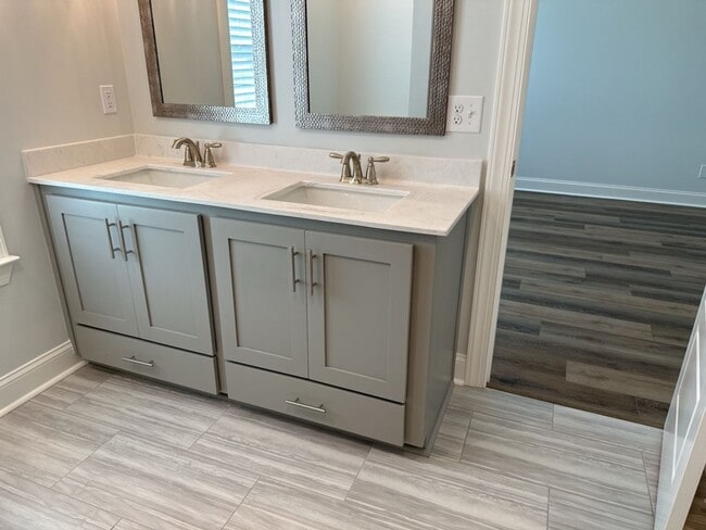 Building Photo - 20 Owens Rd